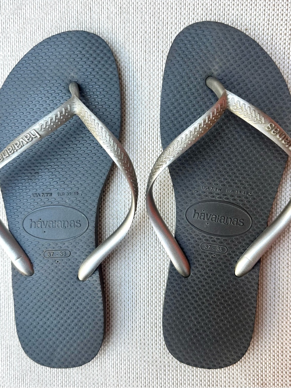 Havaianas Slim Flip Flops - Dark Silver Gray